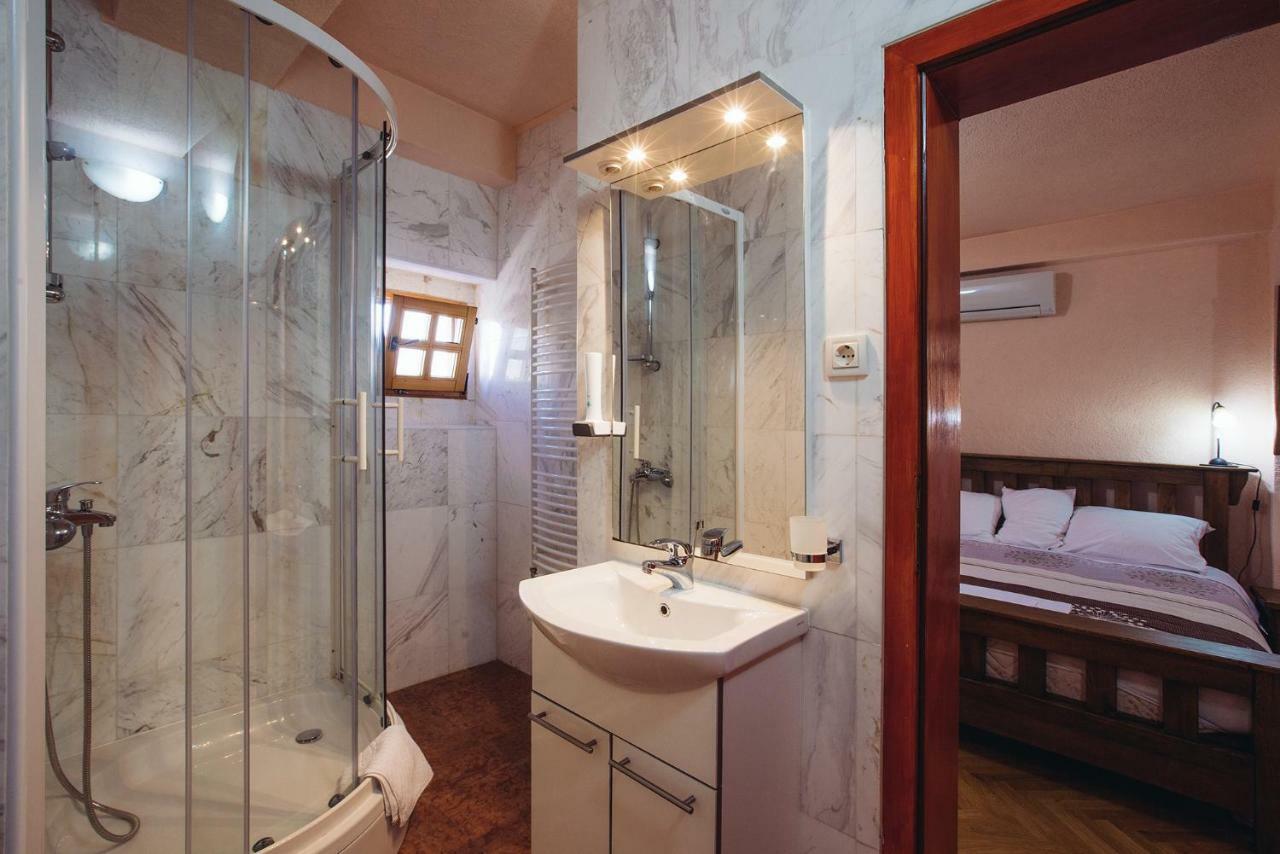Apartmani I Sobe Dinko Стариград-Пакленица Екстериор снимка