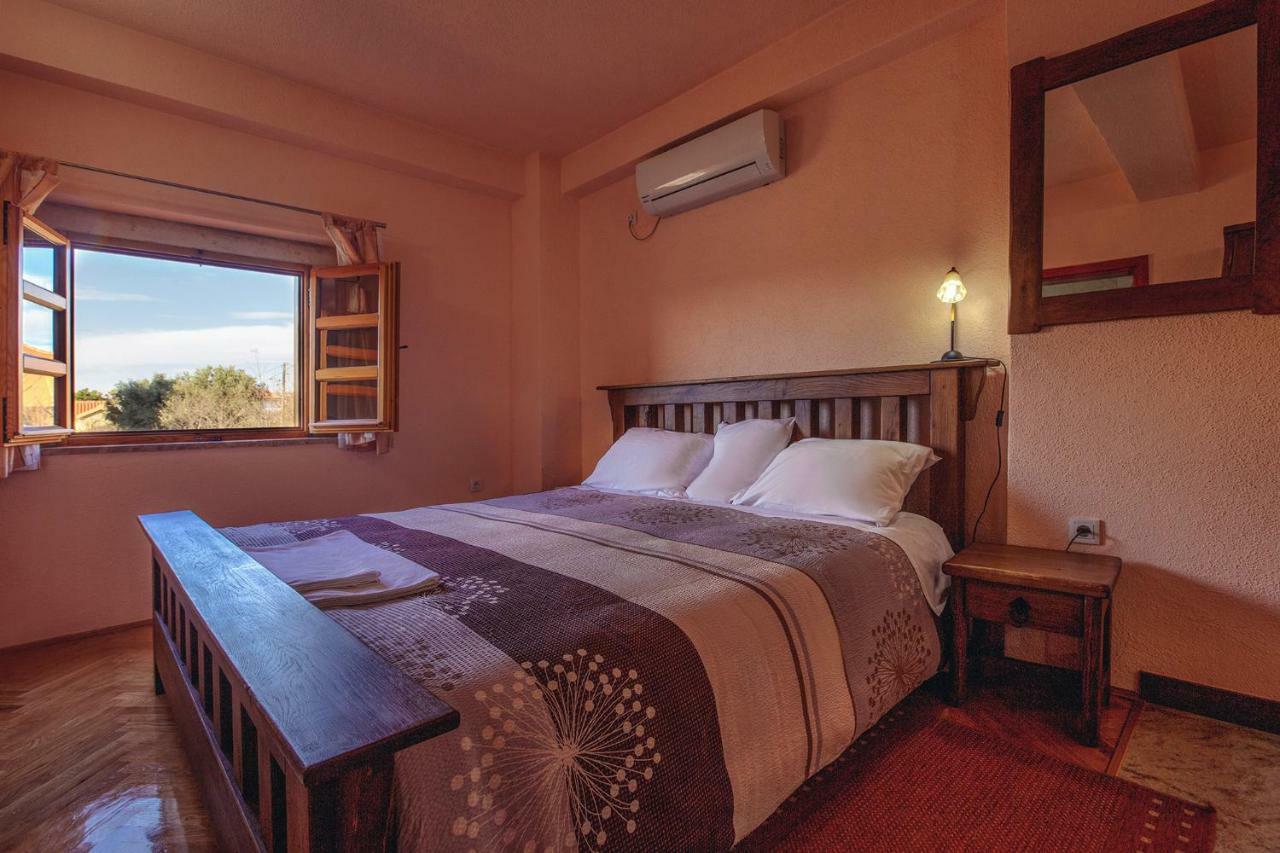 Apartmani I Sobe Dinko Стариград-Пакленица Екстериор снимка