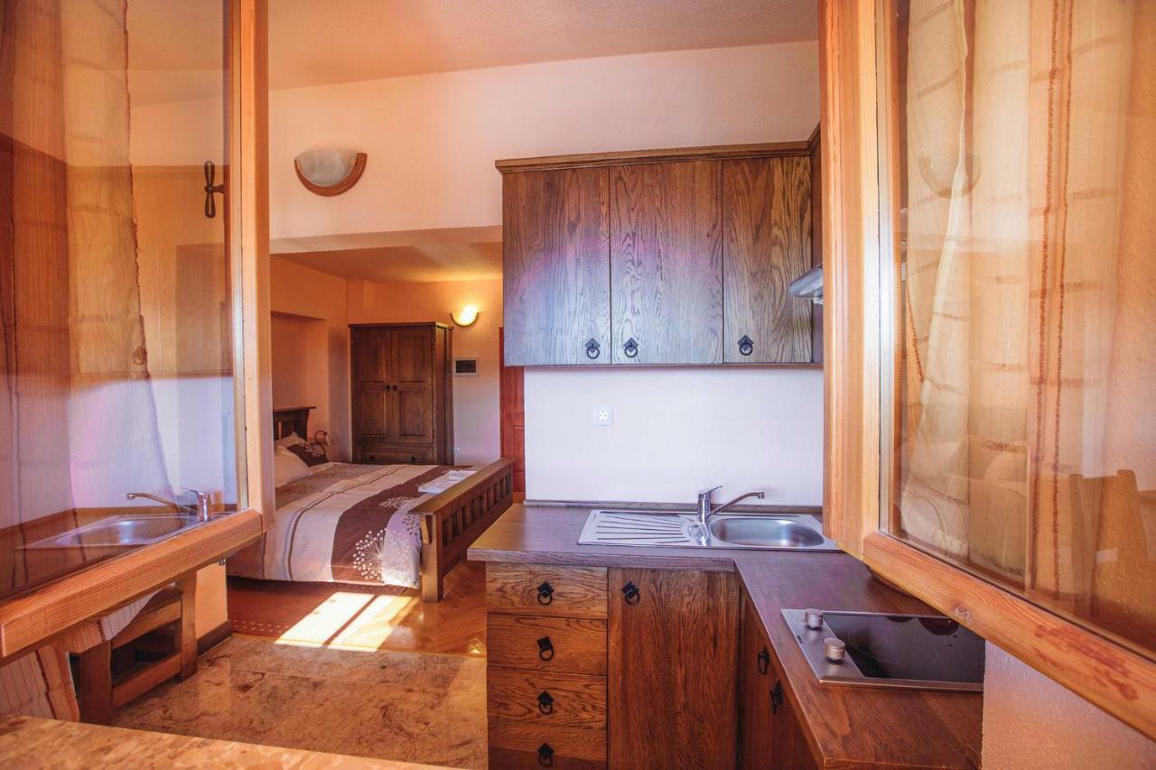 Apartmani I Sobe Dinko Стариград-Пакленица Екстериор снимка