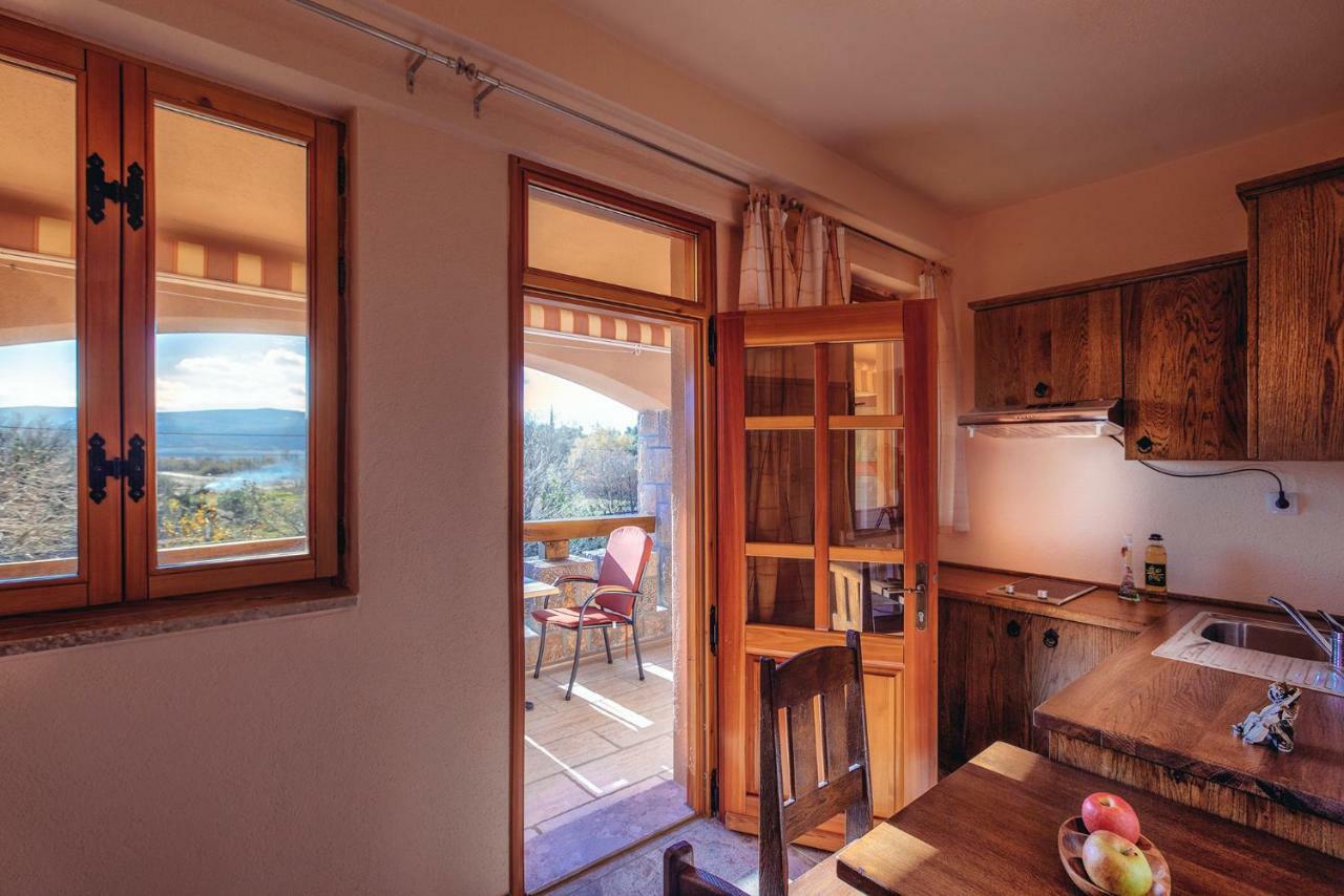 Apartmani I Sobe Dinko Стариград-Пакленица Екстериор снимка