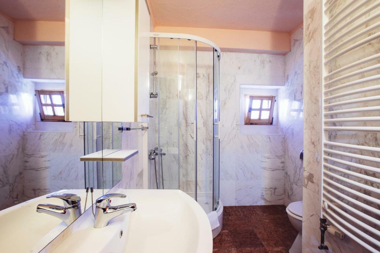 Apartmani I Sobe Dinko Стариград-Пакленица Екстериор снимка