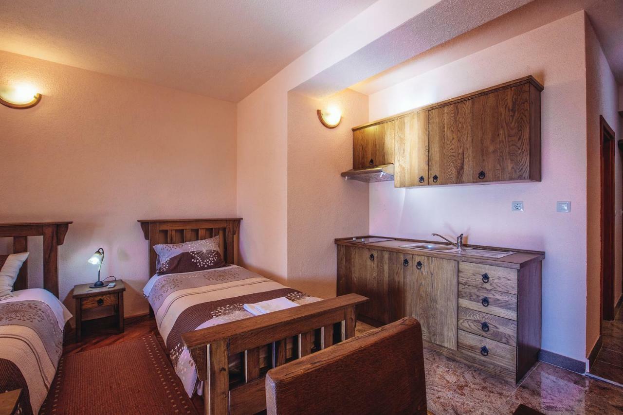 Apartmani I Sobe Dinko Стариград-Пакленица Екстериор снимка