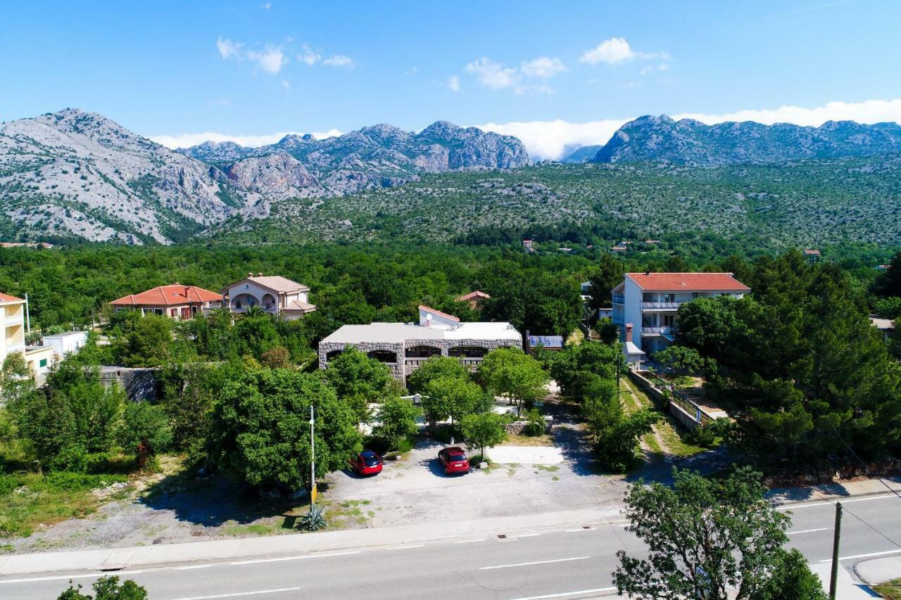 Apartmani I Sobe Dinko Стариград-Пакленица Екстериор снимка
